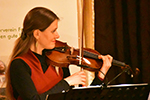 Julia Kainz an der Violine; &copy; Bettina Sulzgruber